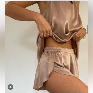 Lunya Washable Silk Tulip Back pajama set